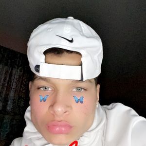 Meet your Posher, Dennis